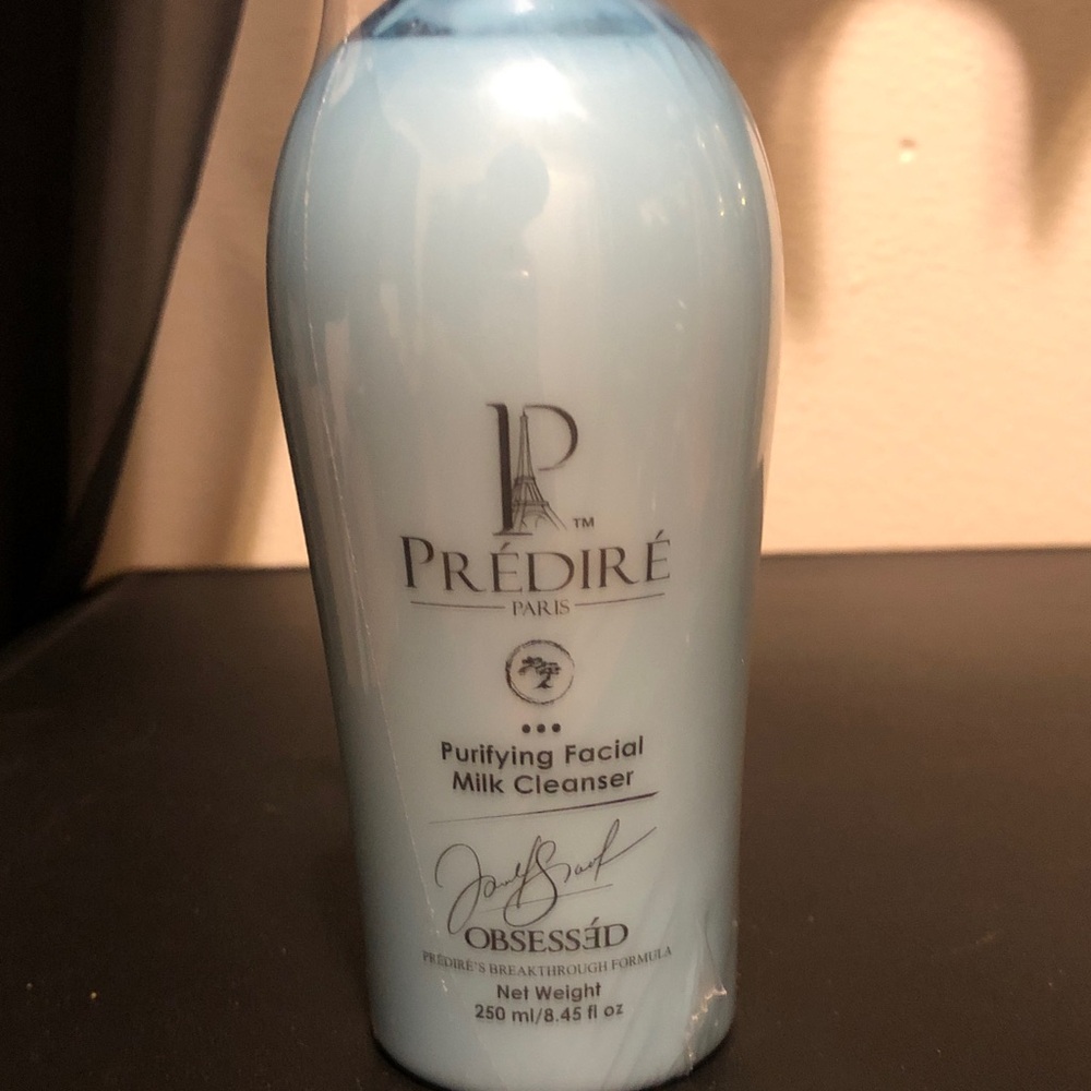 Purifying Facial Milk Cleanser - Light Blue - Picture 2 of 3